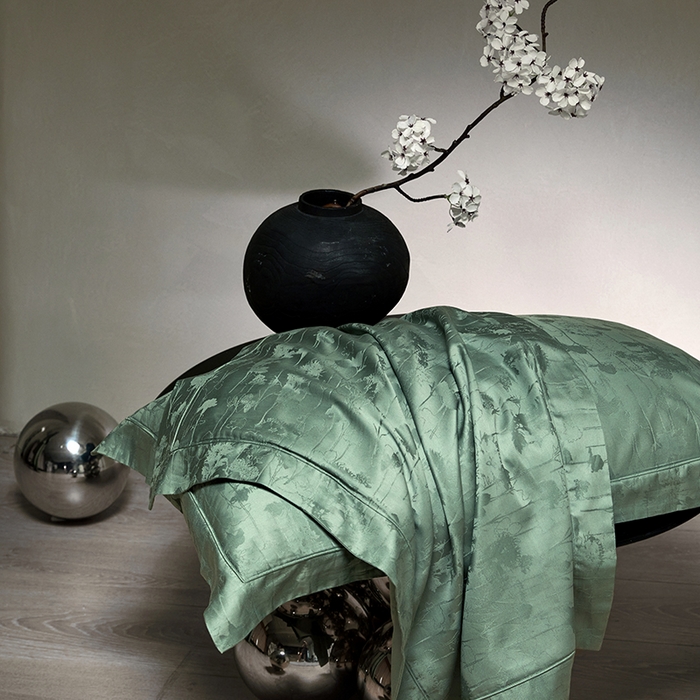 91家纺网 家纺一手货源 找家纺 群鹿蚕丝羽绒馆 2025新款100%全棉高支高密100S花边埋绳四件套-爱丽斯系列 爱丽丝-逸竹011