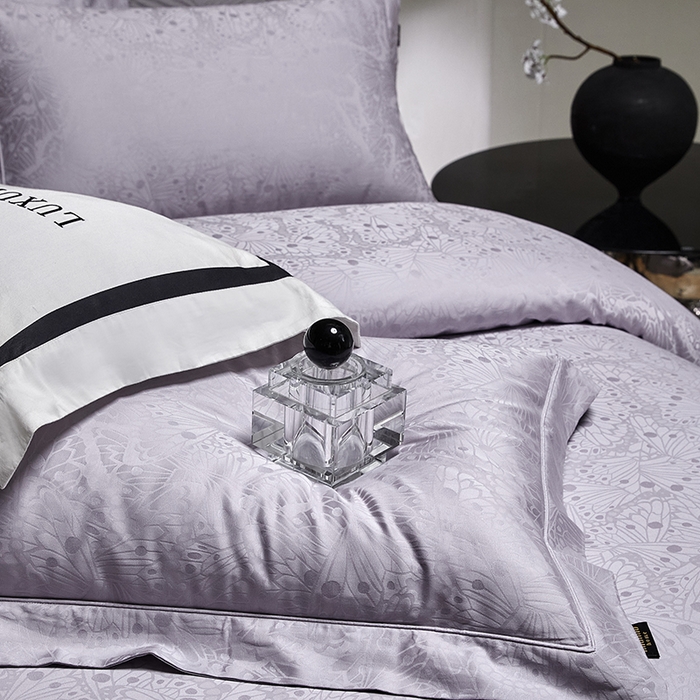 91家纺网 家纺一手货源 找家纺 群鹿蚕丝羽绒馆 2025新款100%全棉高支高密100S花边埋绳四件套-爱丽斯系列 爱丽丝-雨洛065