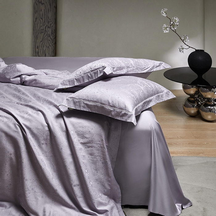 91家纺网 家纺一手货源 找家纺 群鹿蚕丝羽绒馆 2025新款100%全棉高支高密100S花边埋绳四件套-爱丽斯系列 爱丽丝-雨洛065