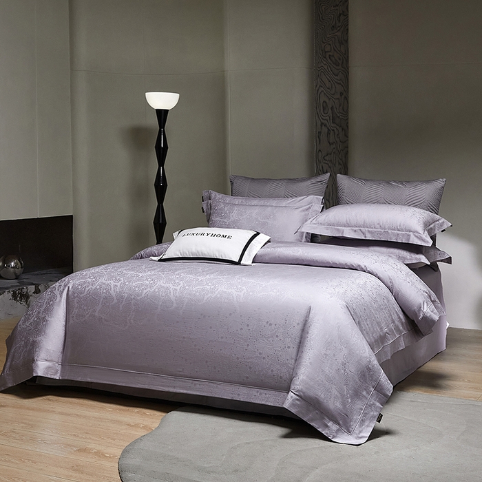 91家纺网 家纺一手货源 找家纺 群鹿蚕丝羽绒馆 2025新款100%全棉高支高密100S花边埋绳四件套-爱丽斯系列 爱丽丝-雨洛065