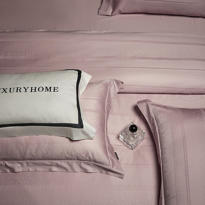 91家纺网 家纺一手货源 找家纺 群鹿蚕丝羽绒馆 2025新款100%全棉高支高密100S花边埋绳四件套-爱丽斯系列 爱丽丝-知梦022