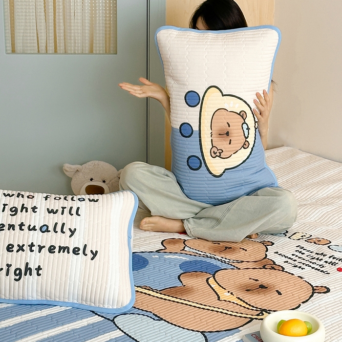 91家纺网 家纺一手货源 找家纺 RYB红黄兰 2025新款ins设计师原创大版小清新软凉席席子 宇宙卡皮巴拉