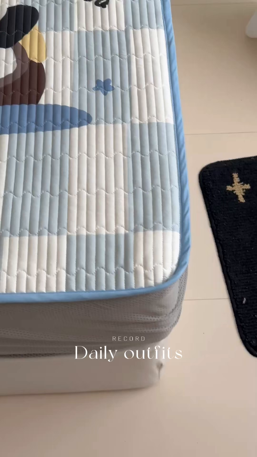 91家纺网 家纺一手货源 找家纺 RYB红黄兰 2025新款ins设计师原创大版小清新软凉席席子 太空小熊猫