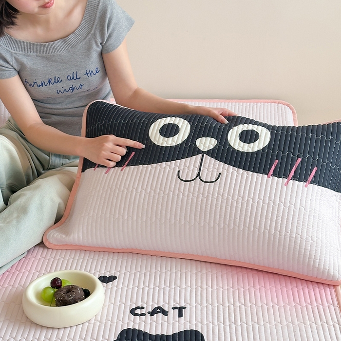 91家纺网 家纺一手货源 找家纺 RYB红黄兰 2025新款ins设计师原创大版小清新软凉席席子 爱心猫咪