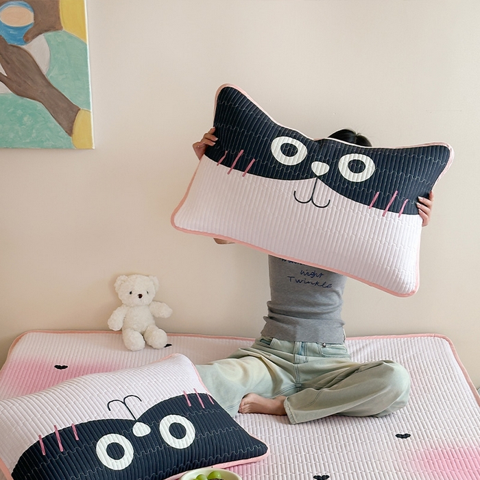 91家纺网 家纺一手货源 找家纺 RYB红黄兰 2025新款ins设计师原创大版小清新软凉席席子 爱心猫咪