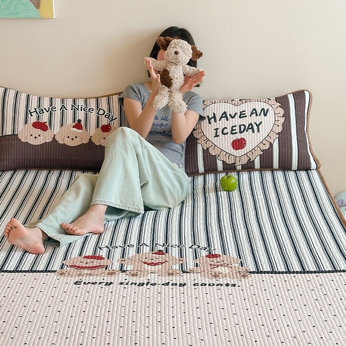 91家纺网 家纺一手货源 找家纺 RYB红黄兰 2025新款ins设计师原创大版小清新软凉席席子 美拉德狗狗