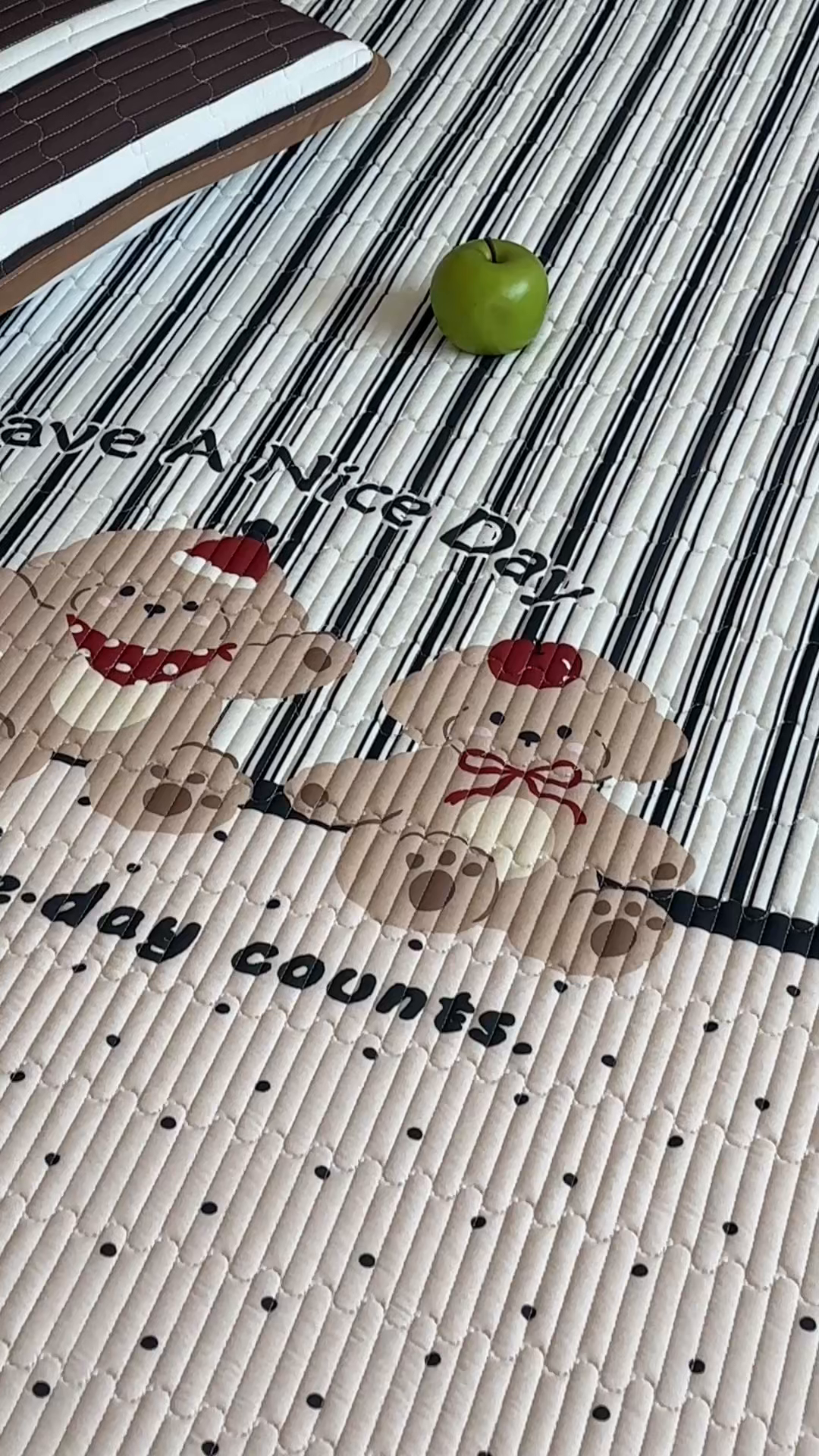 91家纺网 家纺一手货源 找家纺 RYB红黄兰 2025新款ins设计师原创大版小清新软凉席席子 美拉德狗狗