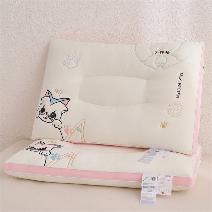 91家纺网 家纺一手货源 找家纺 雅晨枕芯 2025新款小馋猫亲子护颈枕枕头枕芯 粉边成人款48*74cm/只 小馋猫亲子护颈枕