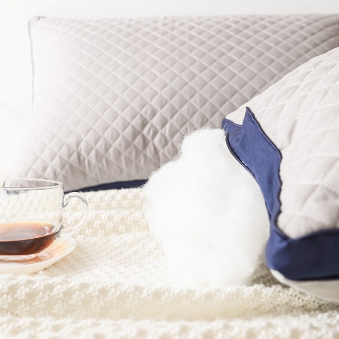 91家纺网 家纺一手货源 找家纺 雅晨枕芯 2025新款单边立体绗绣方格枕枕头枕芯 双边蓝灰-低枕 48*74cm/只