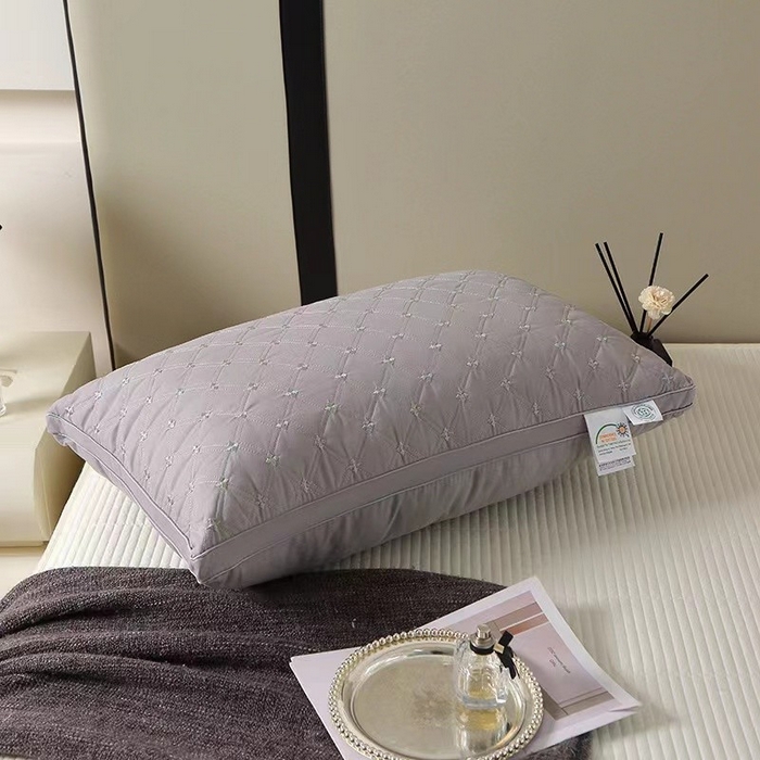 91家纺网 家纺一手货源 找家纺 雅晨枕芯 2025新款立体绗绣菱形方格枕枕头枕芯 立体绗绣菱形方格枕-灰色中枕 48*74cm/只