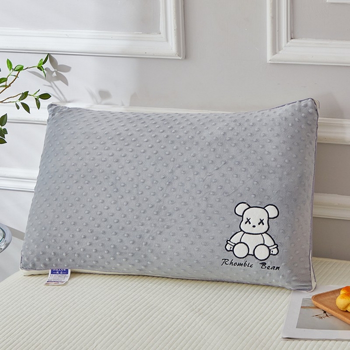 91家纺网 家纺一手货源 找家纺 （总）雅晨枕芯 2025新款豆豆宝宝绒安抚透气小熊小鹿羽丝绒枕枕头枕芯