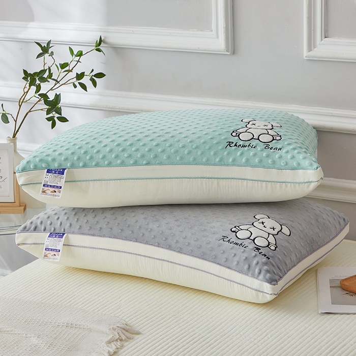 91家纺网 家纺一手货源 找家纺 （总）雅晨枕芯 2025新款豆豆宝宝绒安抚透气小熊小鹿羽丝绒枕枕头枕芯