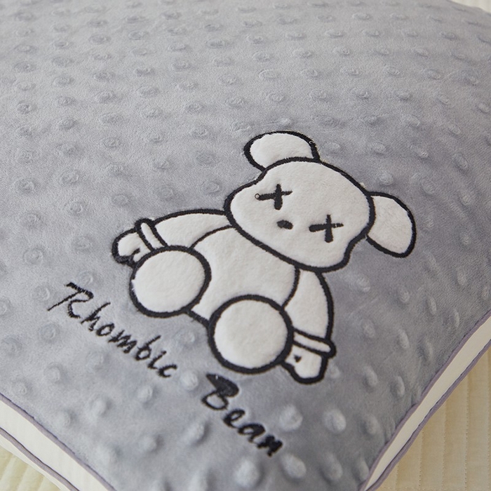 91家纺网 家纺一手货源 找家纺 （总）雅晨枕芯 2025新款豆豆宝宝绒安抚透气小熊小鹿羽丝绒枕枕头枕芯