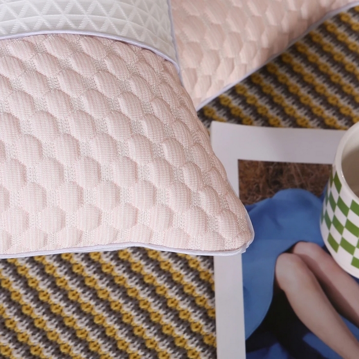 91家纺网 家纺一手货源 找家纺 雅晨枕芯 2025新款3D凉豆豆护颈椎枕头酒店助睡眠决明子枕芯感豆豆低枕枕头枕芯 粉色 48*74cm/只