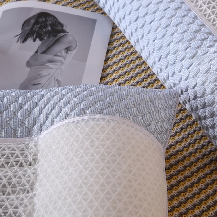 91家纺网 家纺一手货源 找家纺 雅晨枕芯 2025新款3D凉豆豆护颈椎枕头酒店助睡眠决明子枕芯感豆豆低枕枕头枕芯 蓝色 48*74cm/只