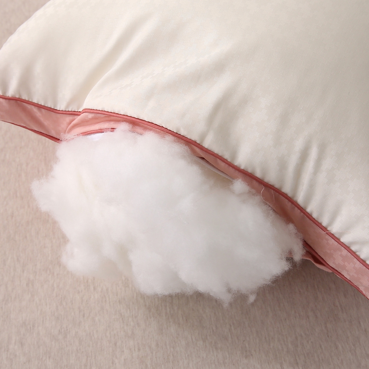 91家纺网 家纺一手货源 找家纺 雅晨枕芯 2025新款亲肤云柔枕云朵羽丝绒枕云感立体舒适枕芯枕头 立体云感舒适粉-高枕 48*74cm/只