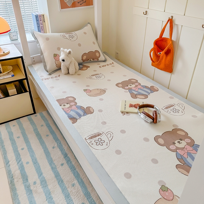 91家纺网 家纺一手货源 找家纺 安哆啦家纺 2025新款A类小清新卡通学生季宿舍床儿童用冰藤凉席席子两件套 冰藤席-蛋糕小熊