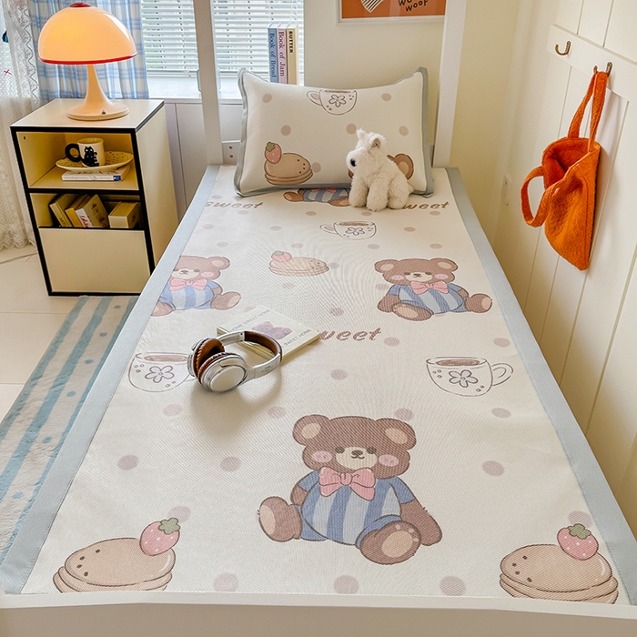 91家纺网 家纺一手货源 找家纺 安哆啦家纺 2025新款A类小清新卡通学生季宿舍床儿童用冰藤凉席席子两件套 冰藤席-蛋糕小熊