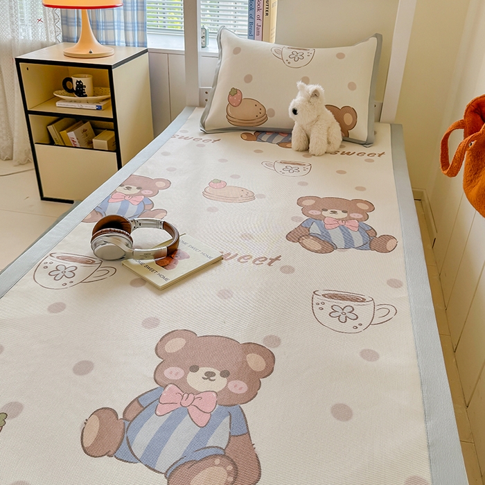 91家纺网 家纺一手货源 找家纺 安哆啦家纺 2025新款A类小清新卡通学生季宿舍床儿童用冰藤凉席席子两件套 冰藤席-蛋糕小熊