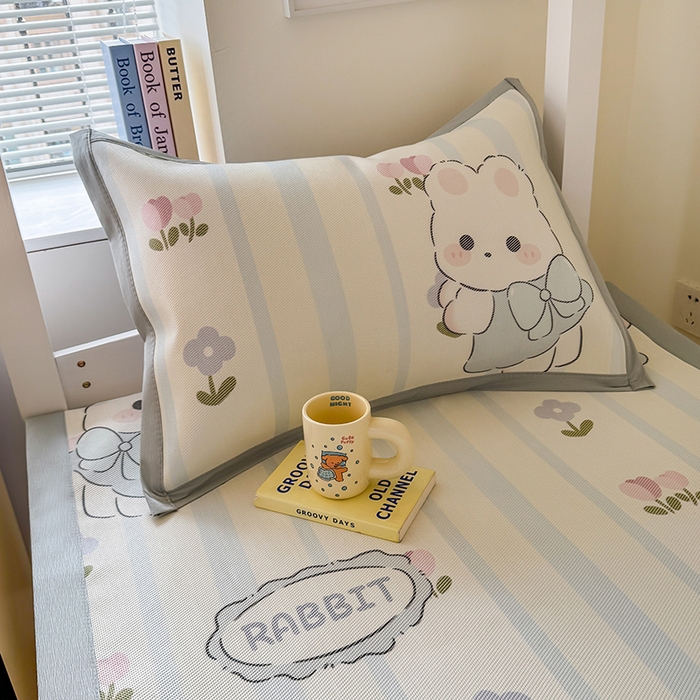 91家纺网 家纺一手货源 找家纺 安哆啦家纺 2025新款A类小清新卡通学生季宿舍床儿童用冰藤凉席席子两件套 冰藤席-花中兔