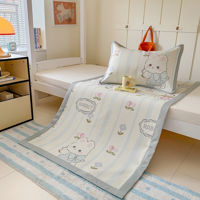 91家纺网 家纺一手货源 找家纺 安哆啦家纺 2025新款A类小清新卡通学生季宿舍床儿童用冰藤凉席席子两件套 冰藤席-花中兔