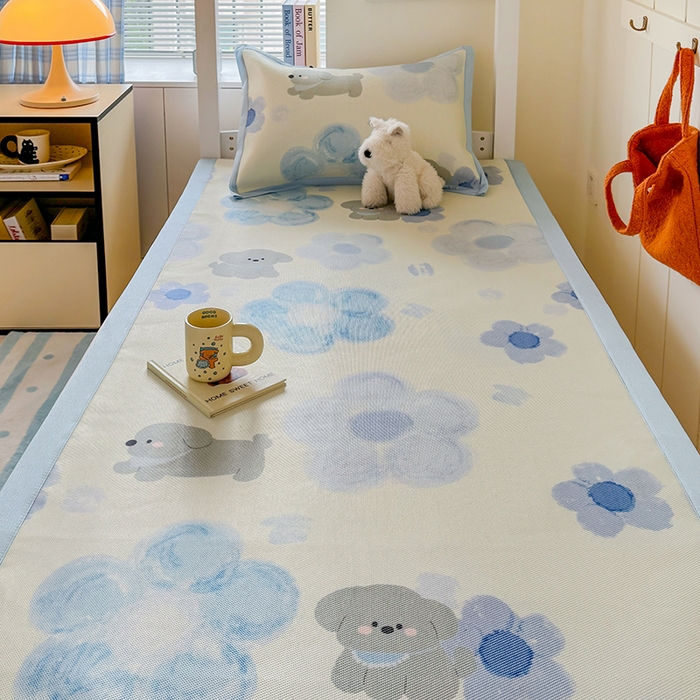 91家纺网 家纺一手货源 找家纺 安哆啦家纺 2025新款A类小清新卡通学生季宿舍床儿童用冰藤凉席席子两件套 冰藤席-蓝花小狗