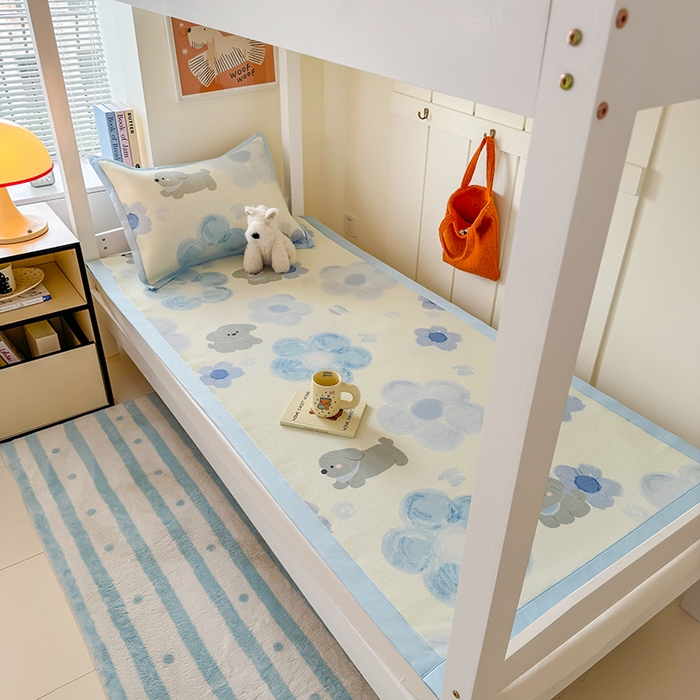 91家纺网 家纺一手货源 找家纺 安哆啦家纺 2025新款A类小清新卡通学生季宿舍床儿童用冰藤凉席席子两件套 冰藤席-蓝花小狗