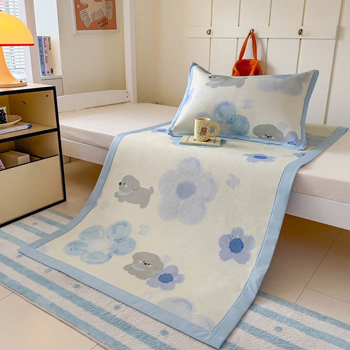 91家纺网 家纺一手货源 找家纺 安哆啦家纺 2025新款A类小清新卡通学生季宿舍床儿童用冰藤凉席席子两件套 冰藤席-蓝花小狗