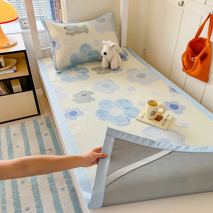 91家纺网 家纺一手货源 找家纺 安哆啦家纺 2025新款A类小清新卡通学生季宿舍床儿童用冰藤凉席席子两件套 冰藤席-蓝花小狗