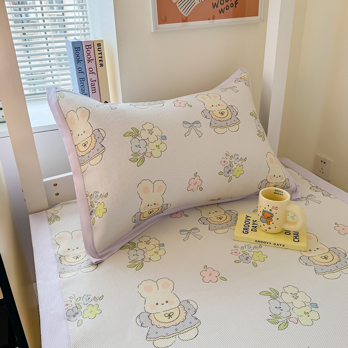 91家纺网 家纺一手货源 找家纺 安哆啦家纺 2025新款A类小清新卡通学生季宿舍床儿童用冰藤凉席席子两件套 冰藤席-萌小兔