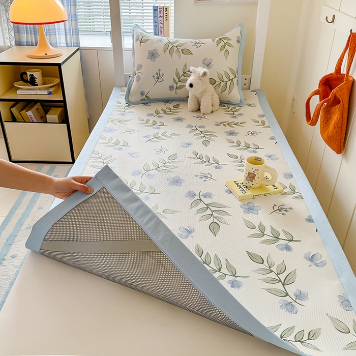 91家纺网 家纺一手货源 找家纺 安哆啦家纺 2025新款A类小清新卡通学生季宿舍床儿童用冰藤凉席席子两件套 冰藤席-森林来信