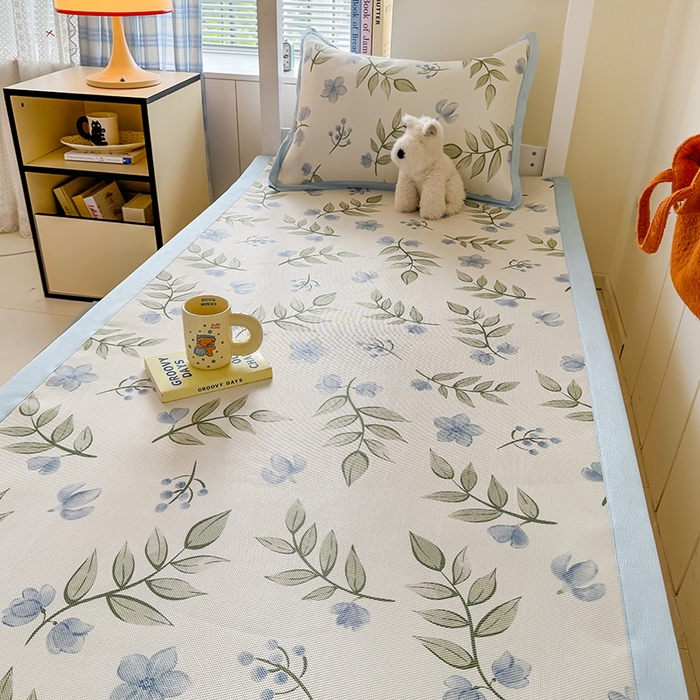 91家纺网 家纺一手货源 找家纺 安哆啦家纺 2025新款A类小清新卡通学生季宿舍床儿童用冰藤凉席席子两件套 冰藤席-森林来信