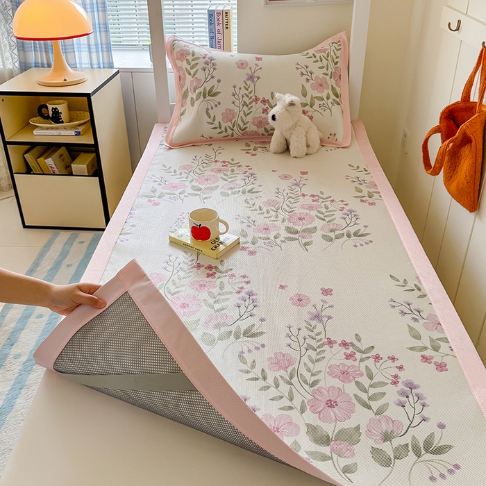 91家纺网 家纺一手货源 找家纺 安哆啦家纺 2025新款A类小清新卡通学生季宿舍床儿童用冰藤凉席席子两件套 冰藤席-夏日初恋