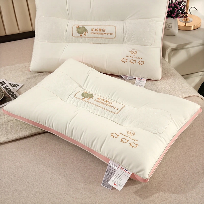 91家纺网 家纺一手货源 找家纺 雅晨枕芯 2025新款驼绒蛋白舒睡成人学生颈椎枕护颈羽丝绒枕头枕芯 粉色 48x74cm/只低枕