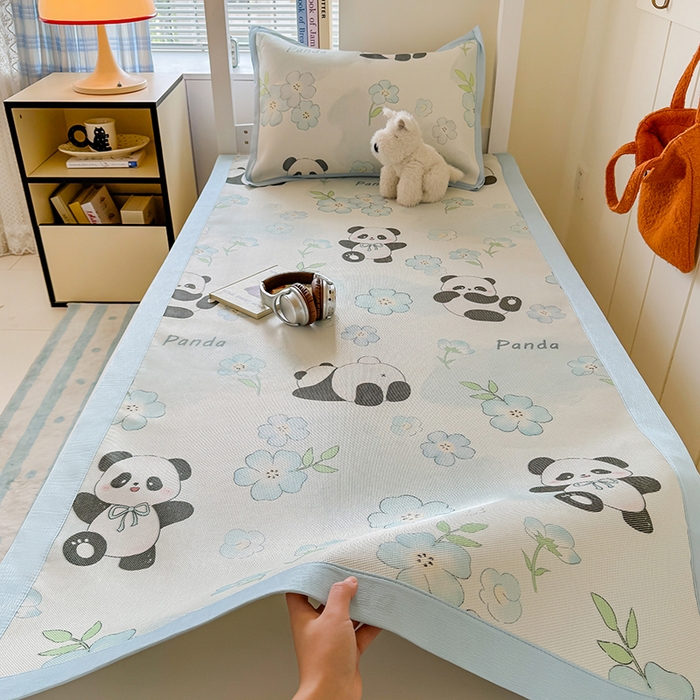 91家纺网 家纺一手货源 找家纺 安哆啦家纺 2025新款A类小清新卡通学生季宿舍床儿童用冰藤凉席席子两件套 冰藤席-熊猫团团