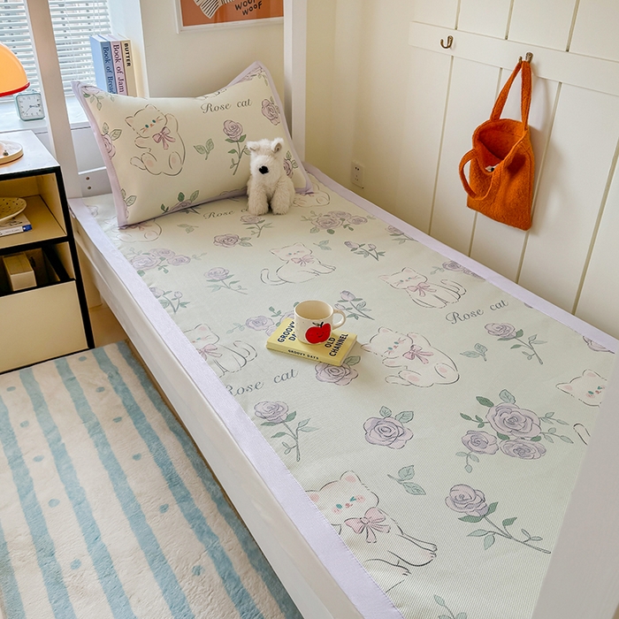 91家纺网 家纺一手货源 找家纺 安哆啦家纺 2025新款A类小清新卡通学生季宿舍床儿童用冰藤凉席席子两件套 冰藤席-紫花猫