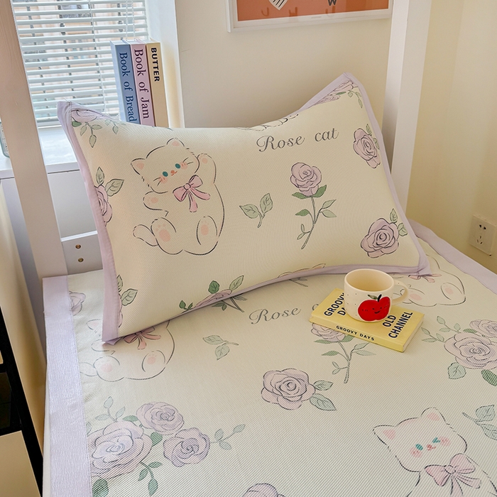 91家纺网 家纺一手货源 找家纺 安哆啦家纺 2025新款A类小清新卡通学生季宿舍床儿童用冰藤凉席席子两件套 冰藤席-紫花猫