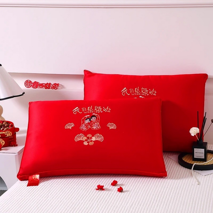 91家纺网 家纺一手货源 找家纺 雅晨枕芯 2025新款全棉纯棉刺绣喜庆婚庆结婚多用枕头枕芯 我们结婚啦 48*74cm/只