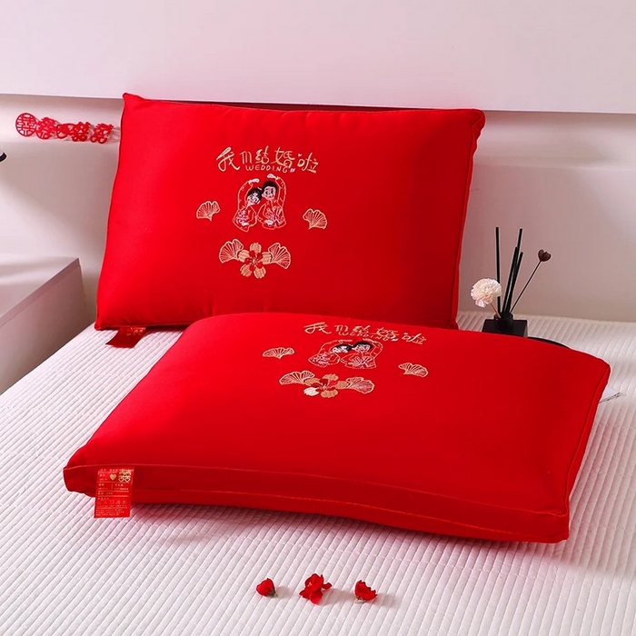 91家纺网 家纺一手货源 找家纺 雅晨枕芯 2025新款全棉纯棉刺绣喜庆婚庆结婚多用枕头枕芯 我们结婚啦 48*74cm/只