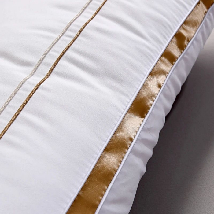 91家纺网 家纺一手货源 找家纺 雅晨枕芯 2025新款热款立体枕头枕芯金边蓝边羽丝绒枕 立体金边枕-中枕 48*74cm/只