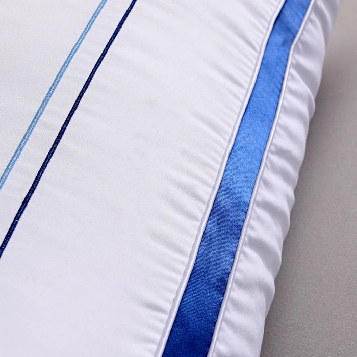 91家纺网 家纺一手货源 找家纺 雅晨枕芯 2025新款热款立体枕头枕芯金边蓝边羽丝绒枕 立体蓝边枕-高枕 48*74cm/只