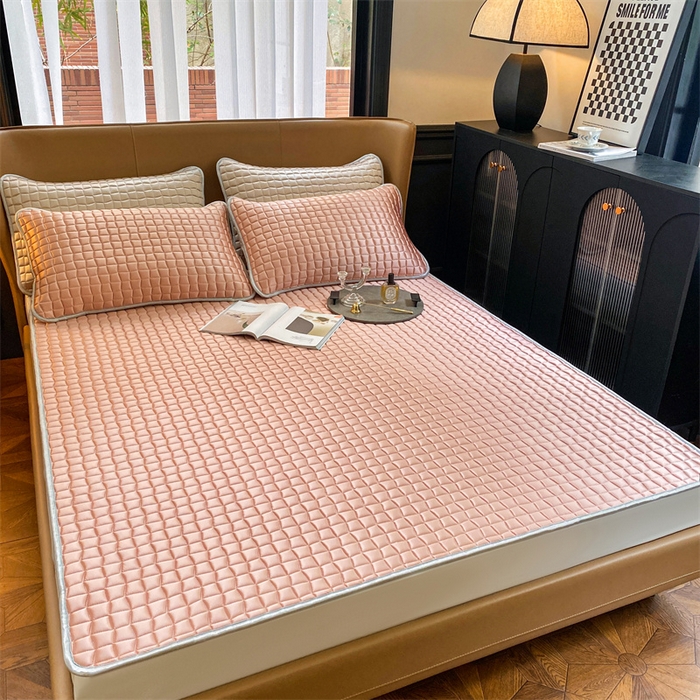 91家纺网 家纺一手货源 找家纺 罗优家纺 2025新款冰丝绸冰块凉席 温柔粉