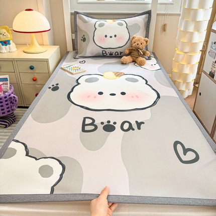 91家纺网 家纺一手货源 找家纺 （总）柒月家居 2025新款大版数码印花冰丝席（学生床）