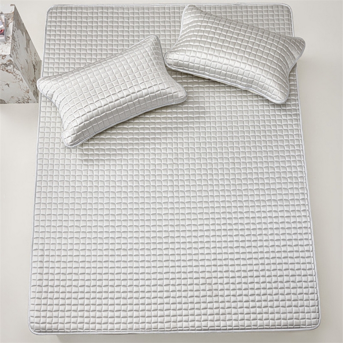 91家纺网 家纺一手货源 找家纺 罗优家纺 2025新款水光美 肤冰块凉席 浅银灰