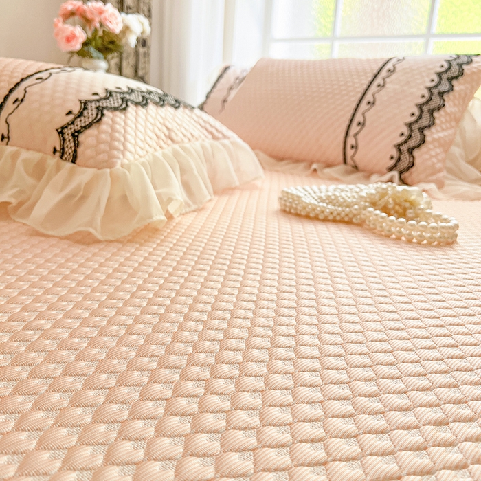 91家纺网 家纺一手货源 找家纺 网红馆（ck家纺） 2025新款凉豆豆床裙款凉席三件套-露茜公主 露茜公主-玉