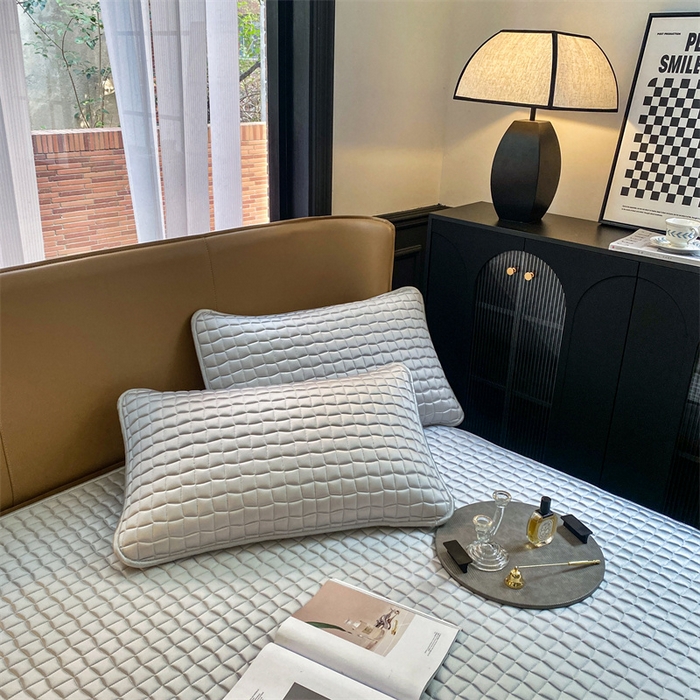 91家纺网 家纺一手货源 找家纺 罗优家纺 2025新款冰丝绸冰块凉席 高级灰