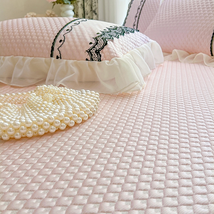 91家纺网 家纺一手货源 找家纺 网红馆（ck家纺） 2025新款凉豆豆床裙款凉席三件套-露茜公主 露茜公主-粉