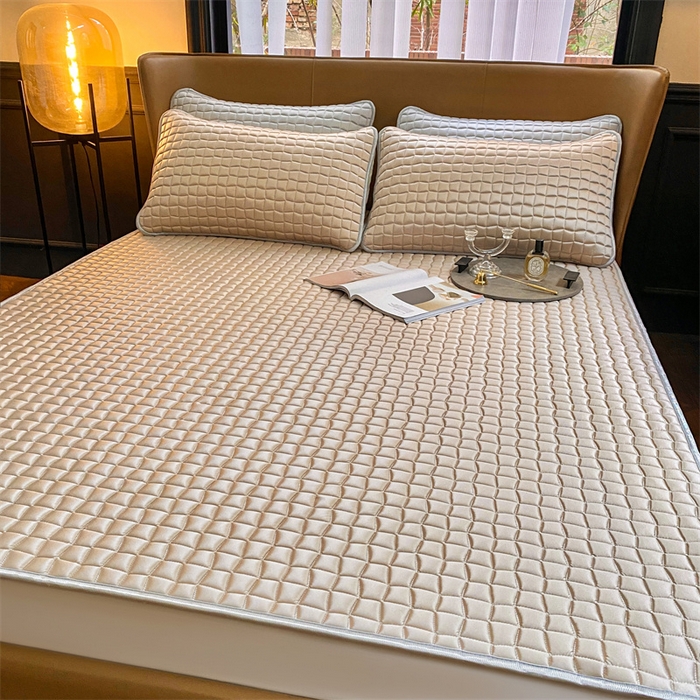 91家纺网 家纺一手货源 找家纺 罗优家纺 2025新款冰丝绸冰块凉席 炫丽金