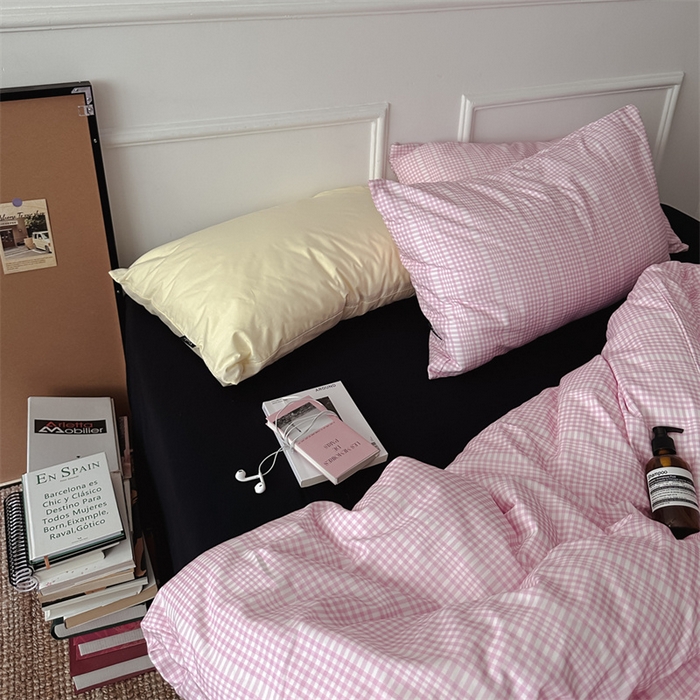 91家纺网 家纺一手货源 找家纺 柚可家居 2025新款全棉四件套-声语 声语（枕套格子+闪光米）