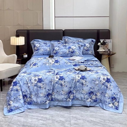 久久红 2025新款数码印花凉感冰丝羽丝棉填充夏被四件套 蓝色花海